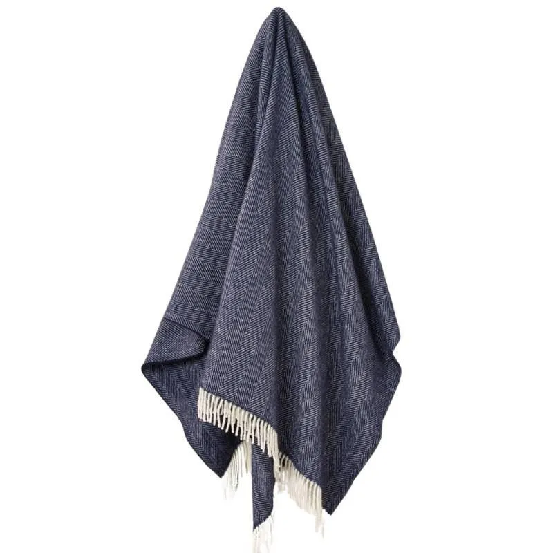 Herringbone Wool Throw 185x140cm in navy