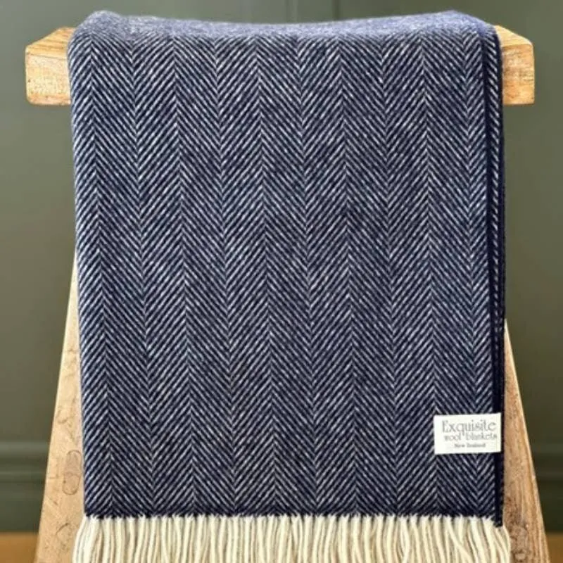 Herringbone Wool Throw 185x140cm in navy