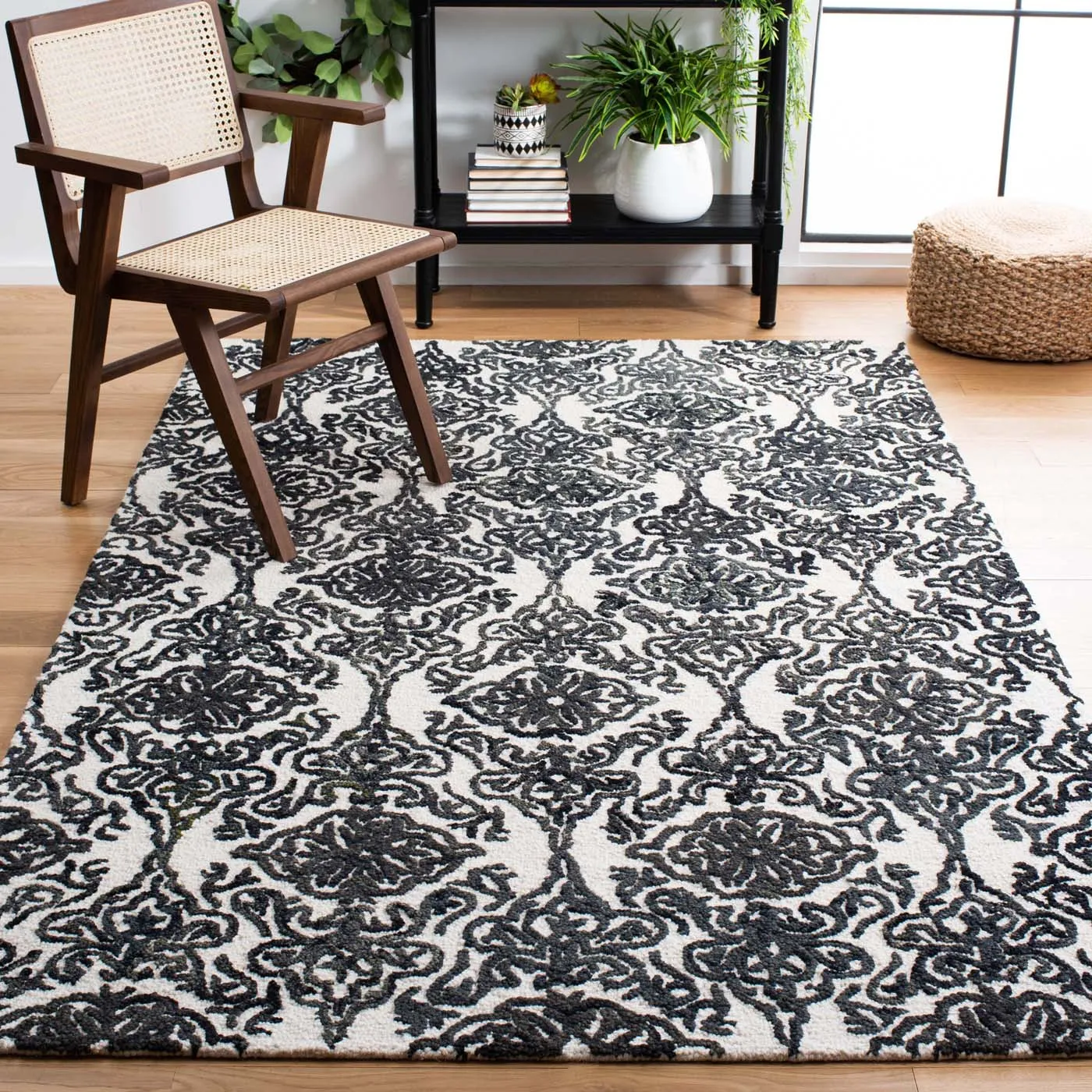 Safavieh Blossom 112 Rug, BLM112