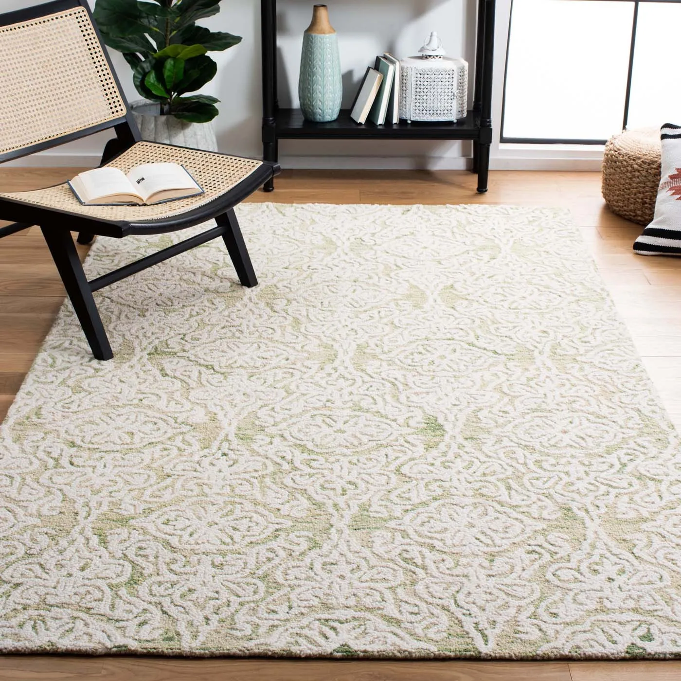 Safavieh Blossom 112 Rug, BLM112