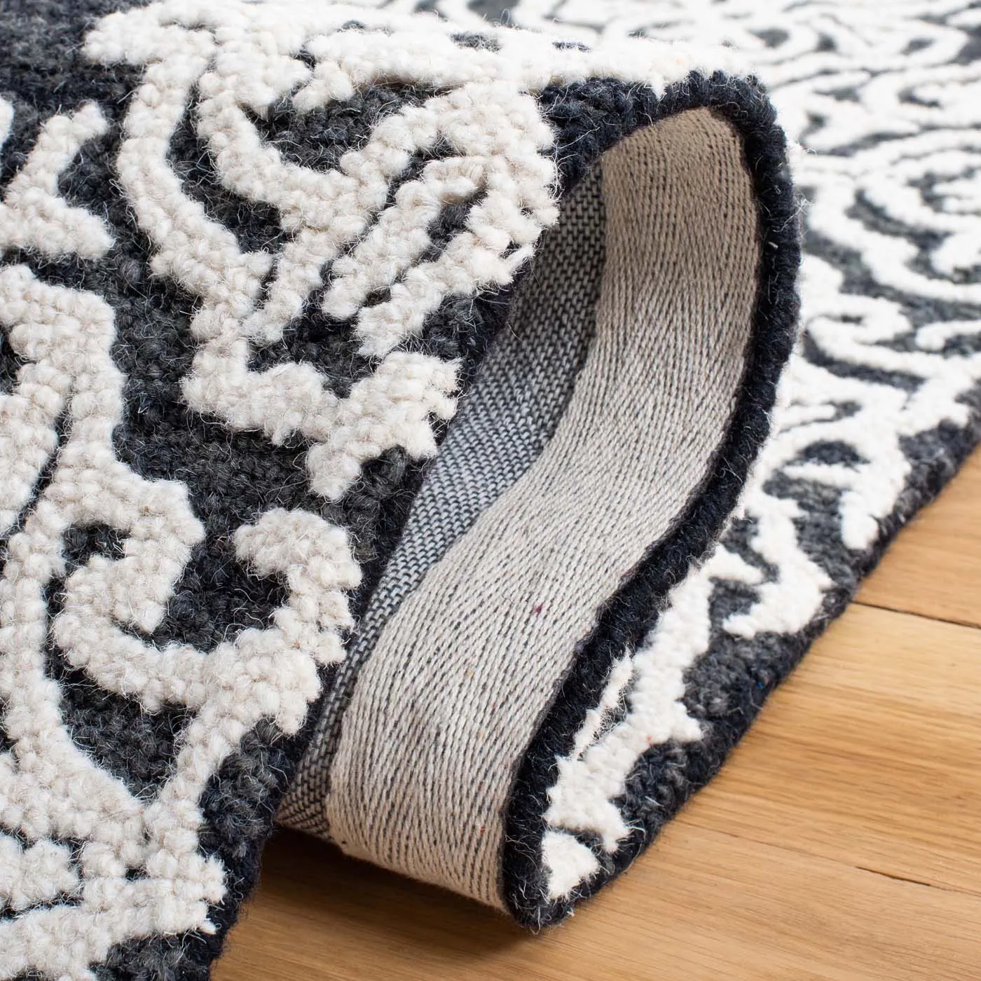 Safavieh Blossom 112 Rug, BLM112