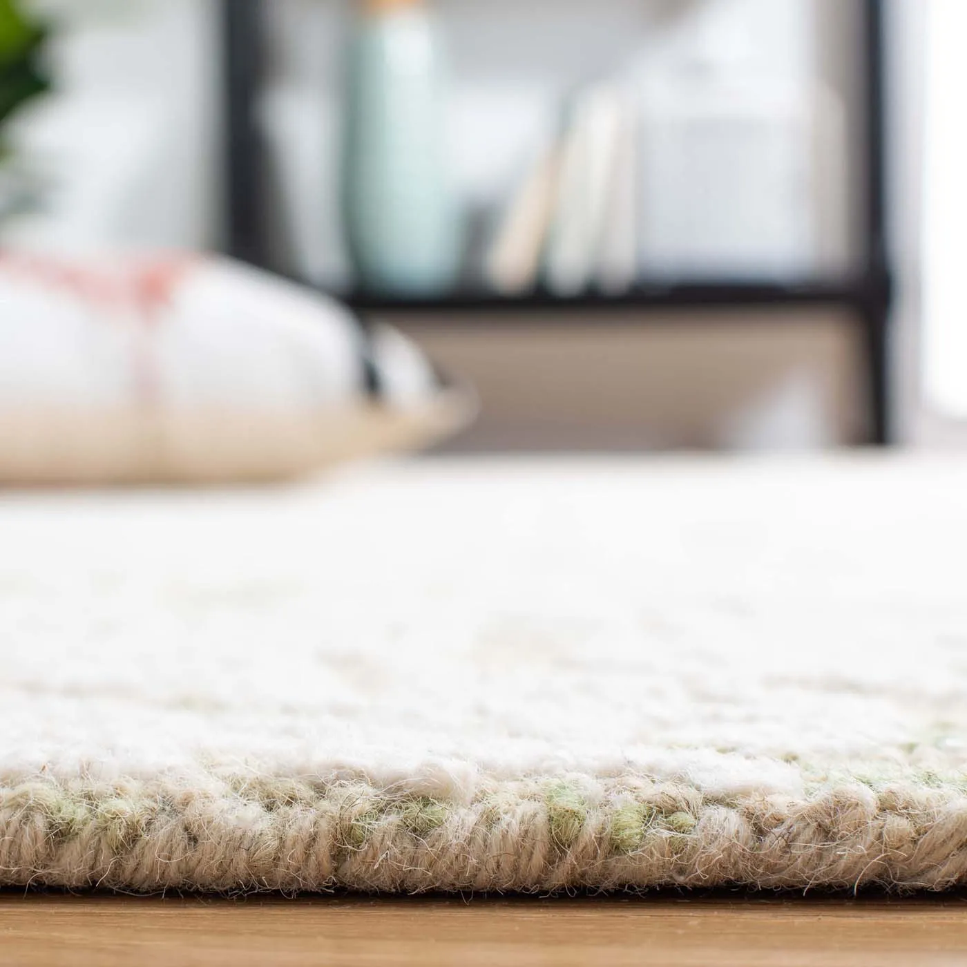 Safavieh Blossom 112 Rug, BLM112