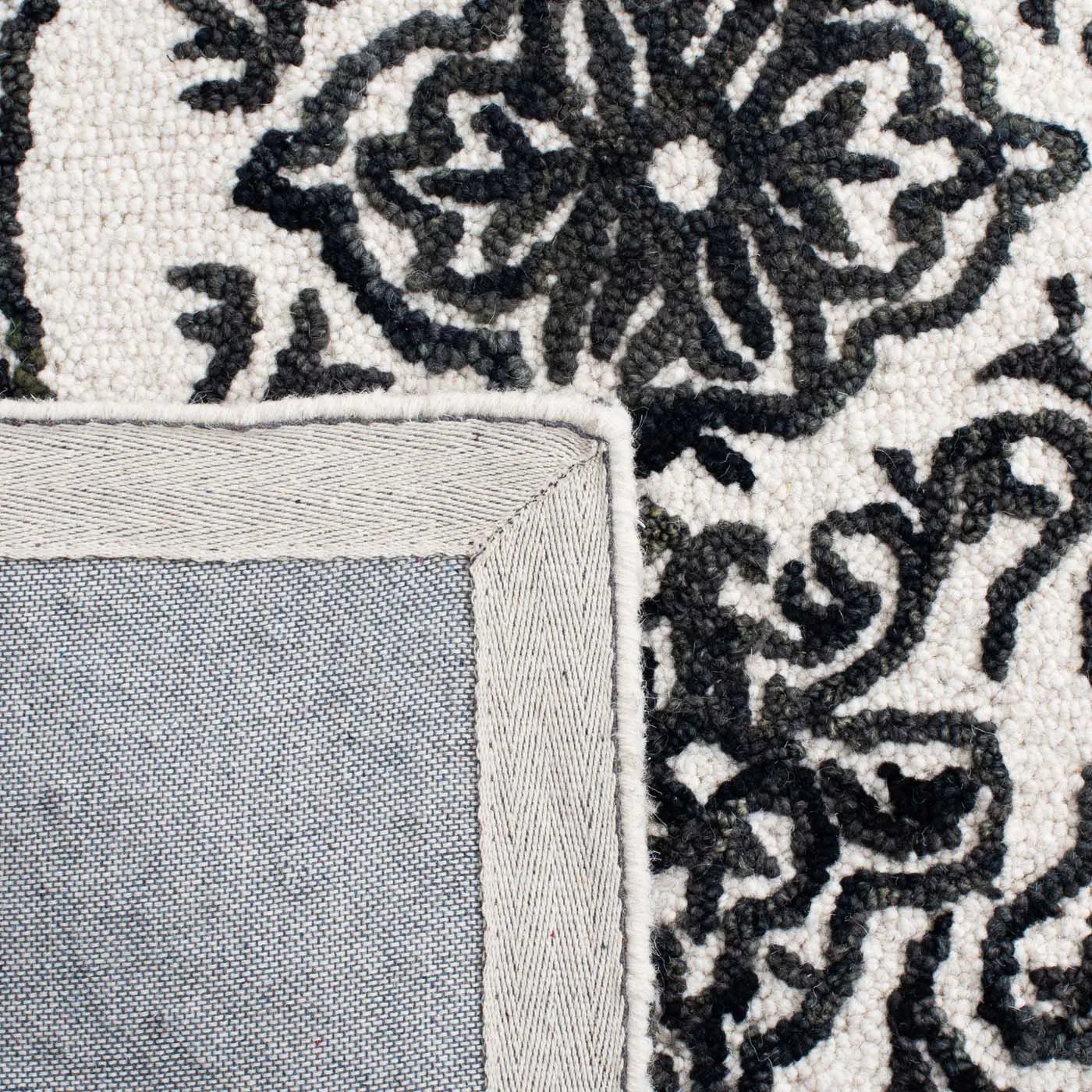 Safavieh Blossom 112 Rug, BLM112