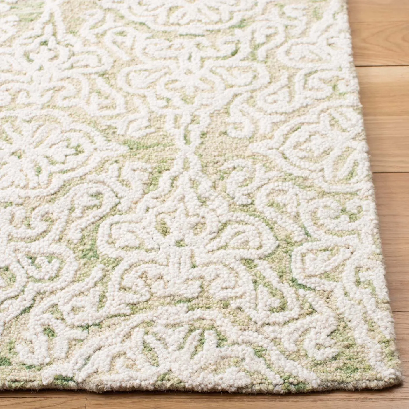Safavieh Blossom 112 Rug, BLM112