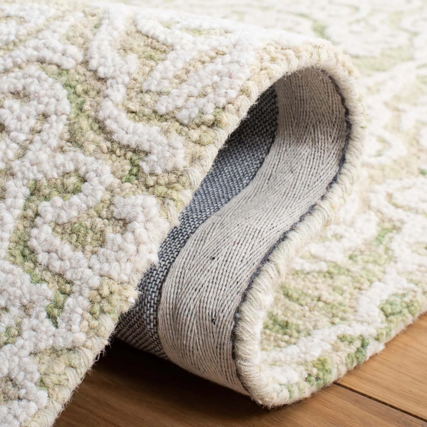 Safavieh Blossom 112 Rug, BLM112