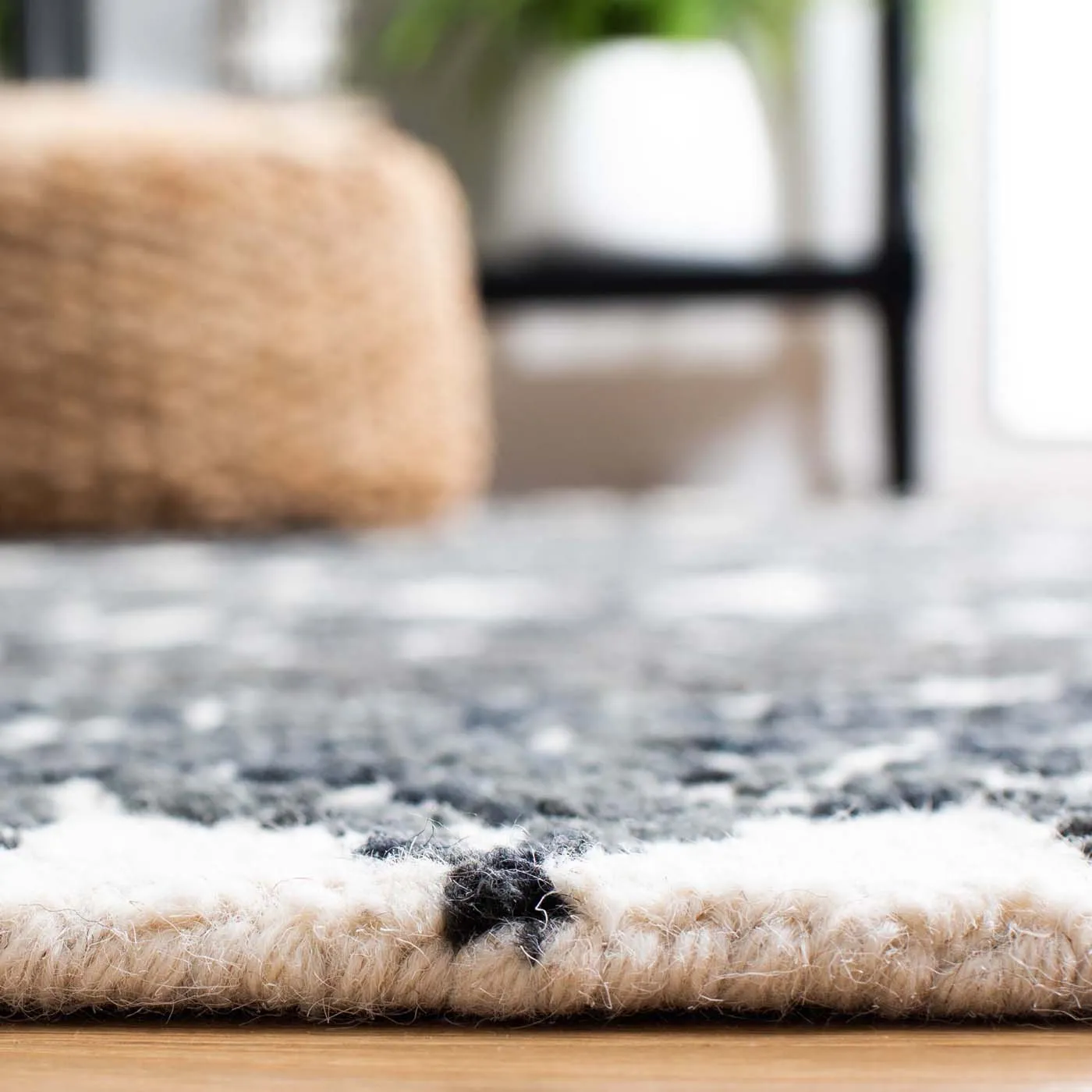 Safavieh Blossom 112 Rug, BLM112
