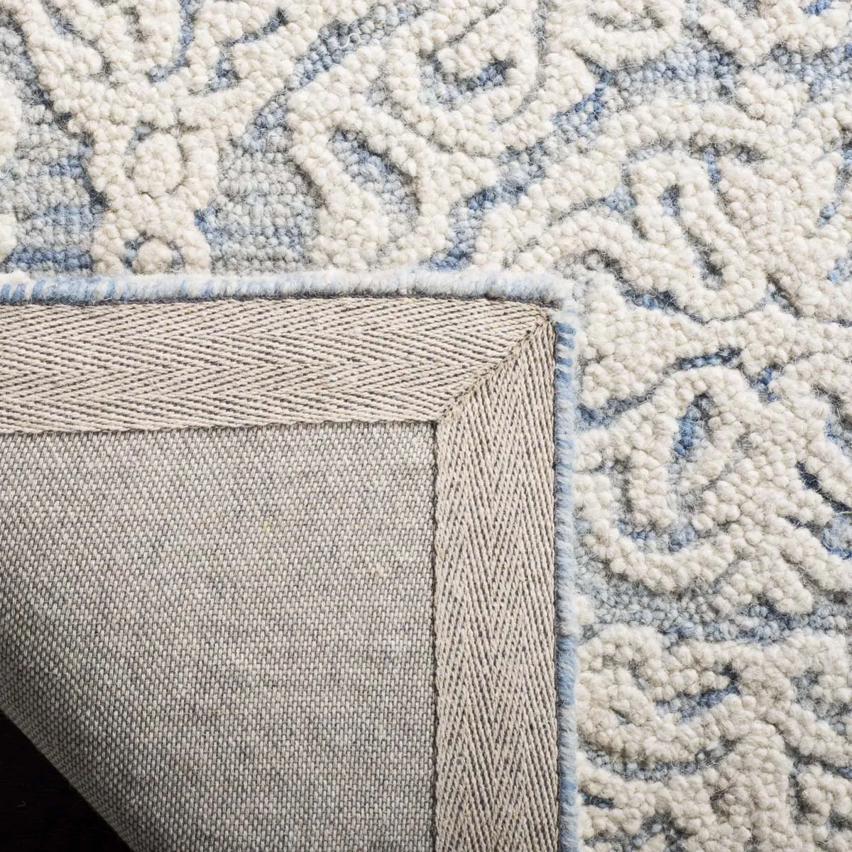 Safavieh Blossom 112 Rug, BLM112