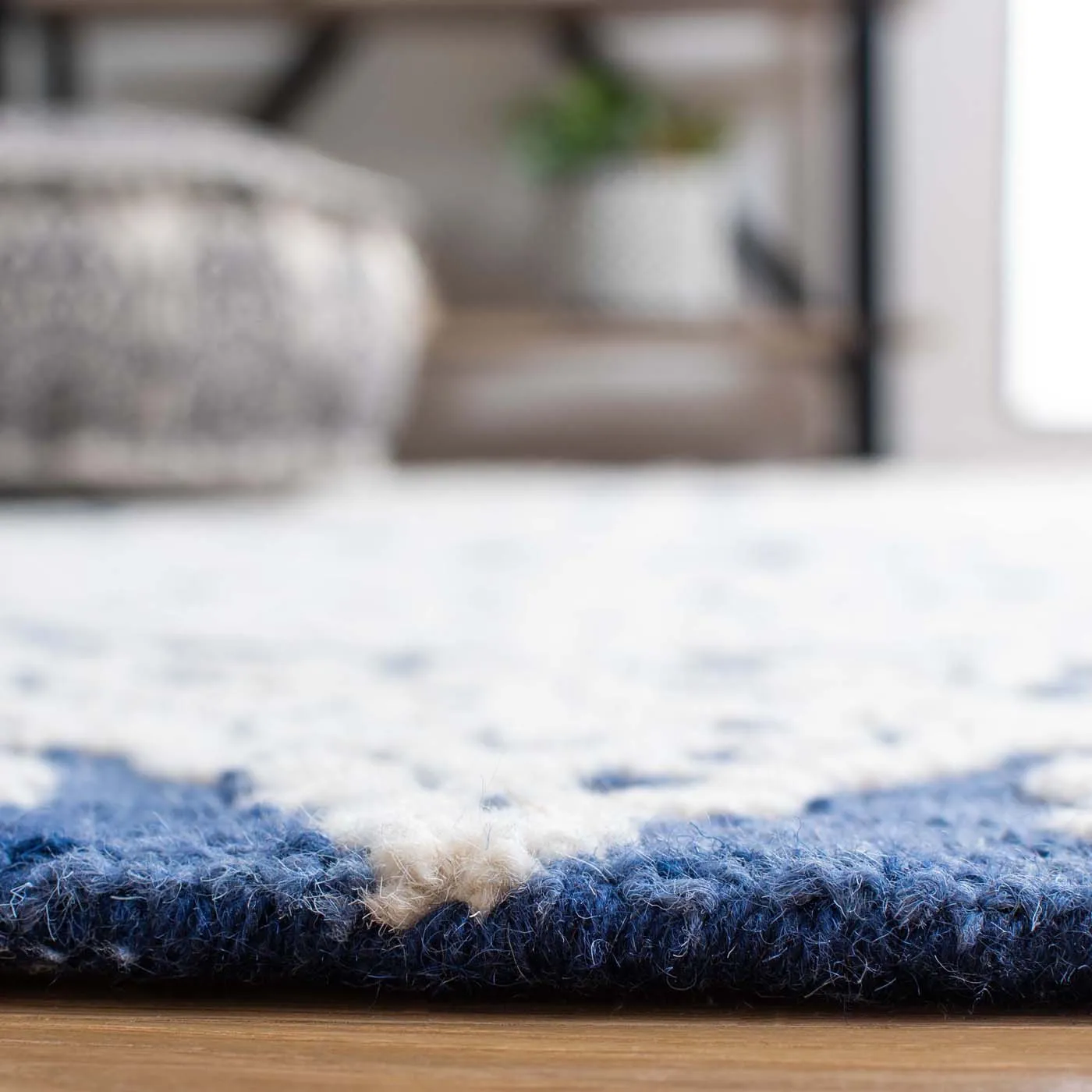 Safavieh Blossom 112 Rug, BLM112
