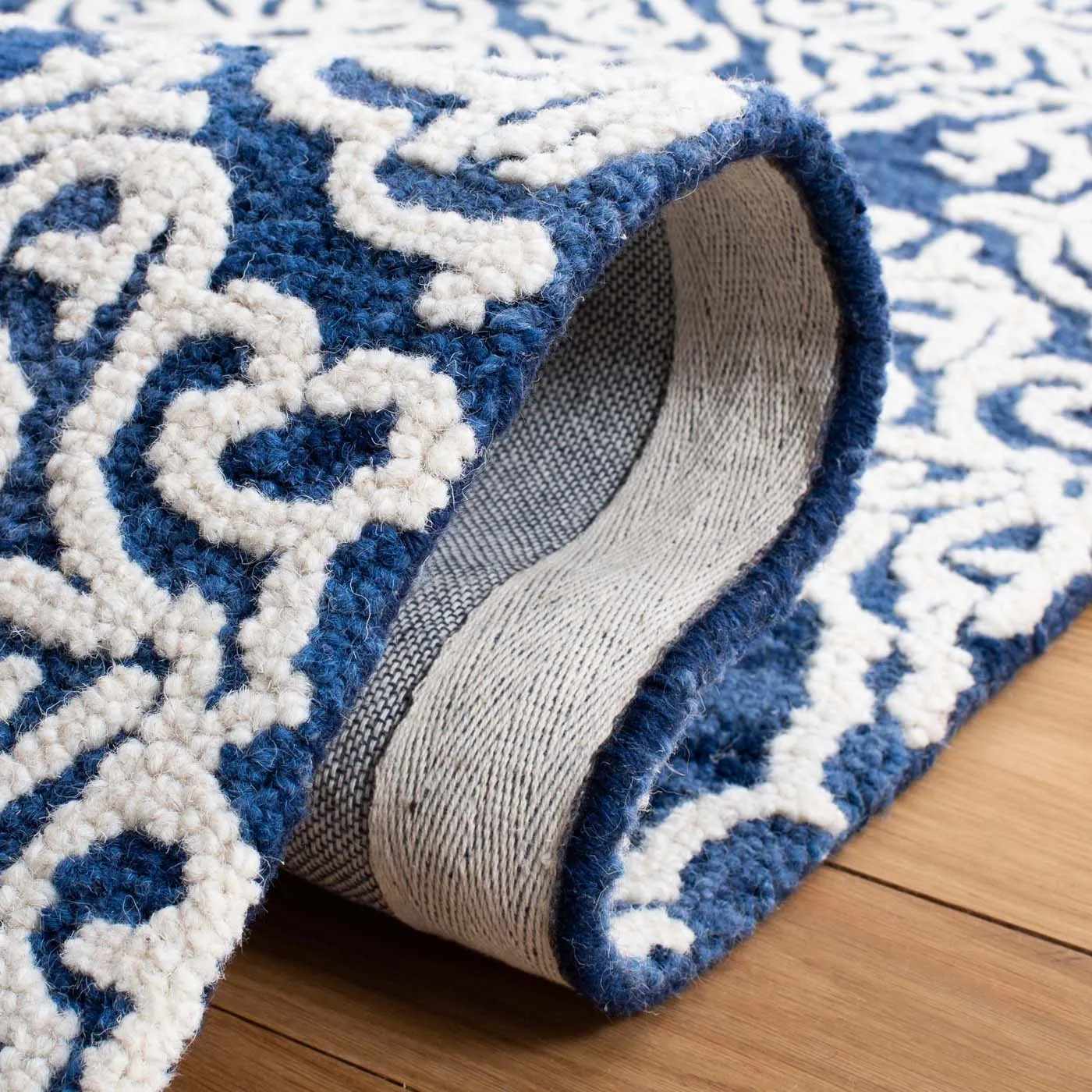 Safavieh Blossom 112 Rug, BLM112
