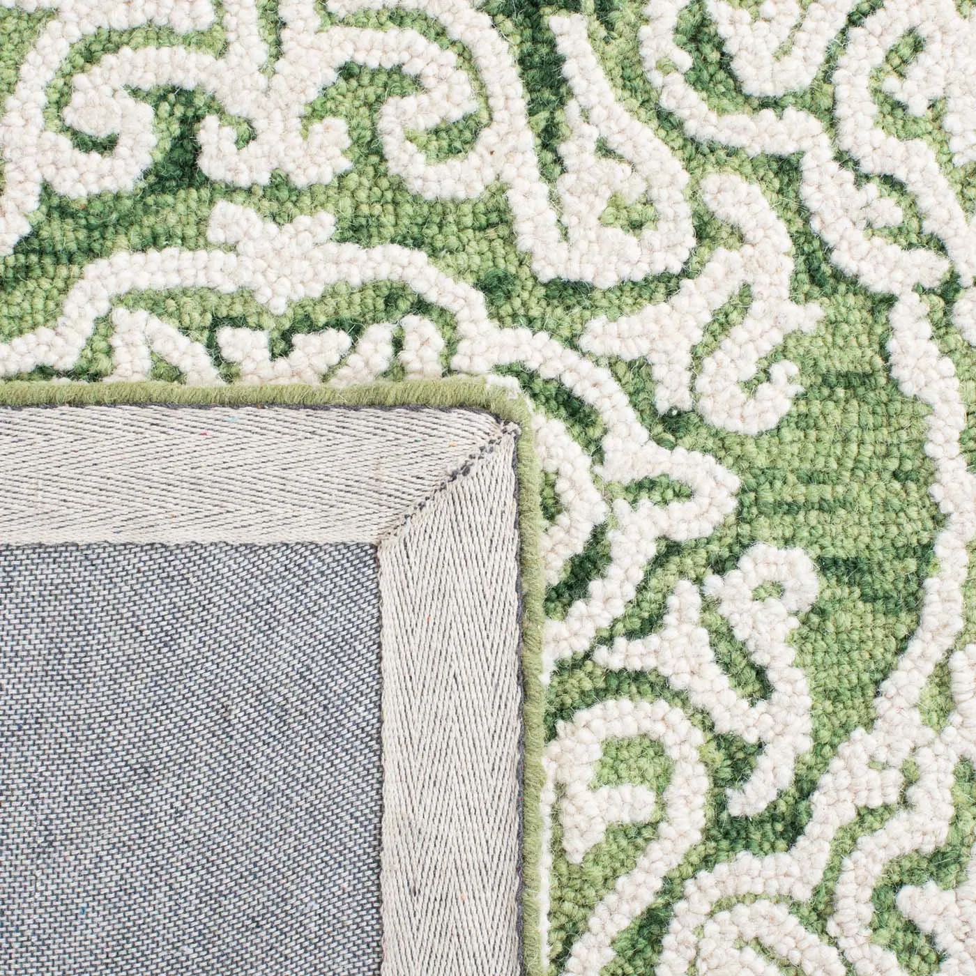 Safavieh Blossom 112 Rug, BLM112