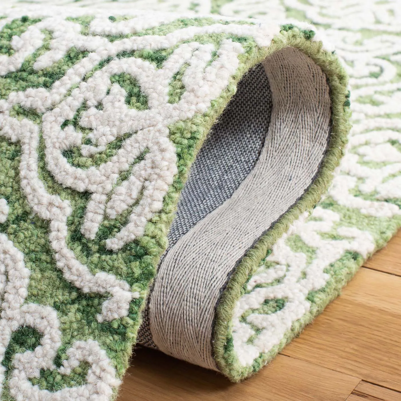 Safavieh Blossom 112 Rug, BLM112