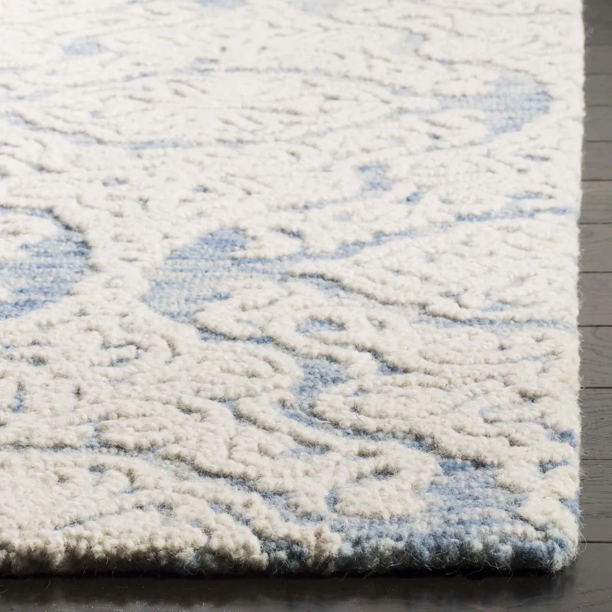 Safavieh Blossom 112 Rug, BLM112